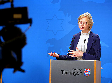 Finanzministerin Katja Wolf am Rednerpult