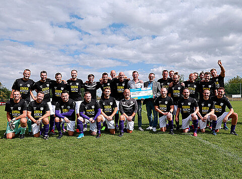 Gruppenfoto der Fußballmannschaft der Sport-Freunde Marbach e. V.