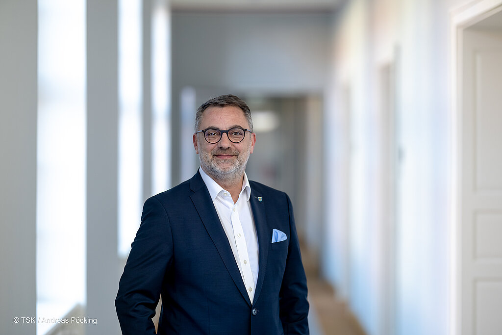 Portrait von Finanzstaatssekretär Julian Vonarb